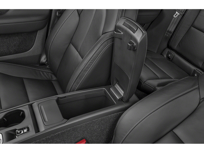 2023 Volvo XC40 B5 Plus Dark Theme