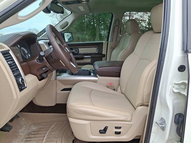 2017 RAM 1500 Laramie Crew Cab 4x4 5'7" Box