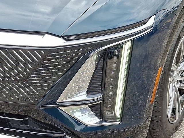 2025 Cadillac LYRIQ Luxury 1