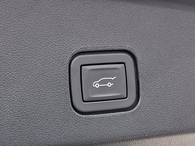 2025 Cadillac LYRIQ Luxury 1