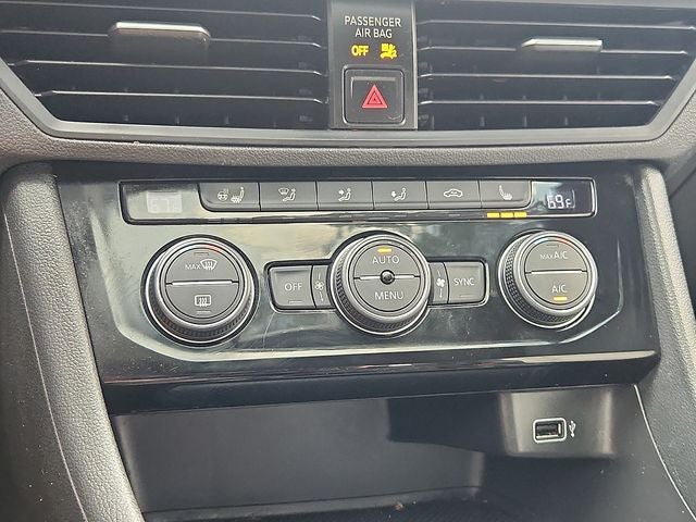 2019 Volkswagen Jetta R-Line