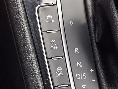 2018 Volkswagen Golf R DCC & Navigation 4Motion