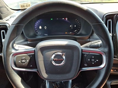 2023 Volvo XC40 B5 Plus Dark Theme