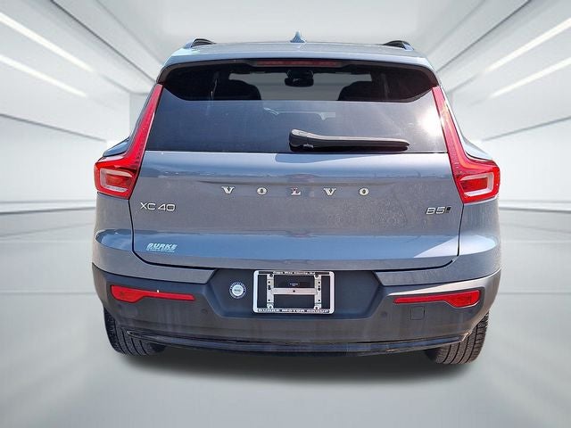 2023 Volvo XC40 B5 Plus Dark Theme